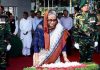 বঙ্গবন্ধুর প্রতিকৃতিতে প্রধানমন্ত্রীর শ্রদ্ধা