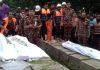 পরস্পরকে বাঁচাতে গিয়ে তিন শিশুর সলিল সমাধি