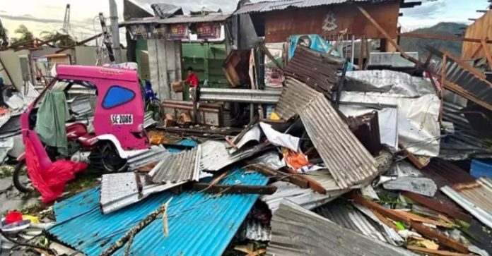 ভয়ঙ্কর টাইফুনে লণ্ডভণ্ড ফিলিপাইন, নিহত ৭৫ ভয়ঙ্কর টাইফুনে লণ্ডভণ্ড ফিলিপাইন, নিহত ৭৫