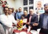 আমেরিকা-প্রবাসী মুনিম খালিক ও মোল্লাপুর ইউপি চেয়ারম্যান আব্দুল মান্নানের সাথে লন্ডনে মতবিনিময়