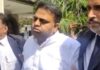 পুলিশ দেখে দৌড়ে পালালেন পাকিস্তানের সাবেক মন্ত্রী